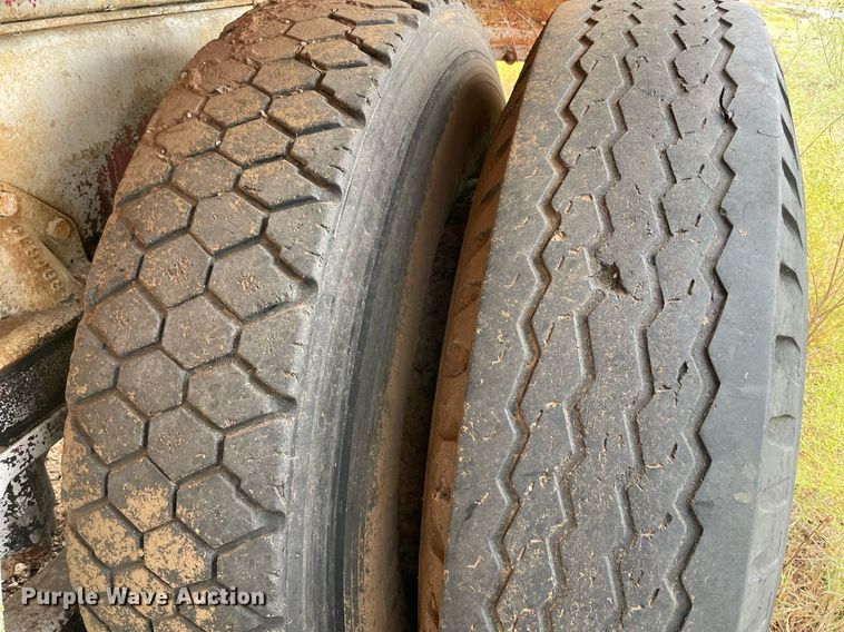 image for item NZ9004 1970 Diamond Reo ready mix truck