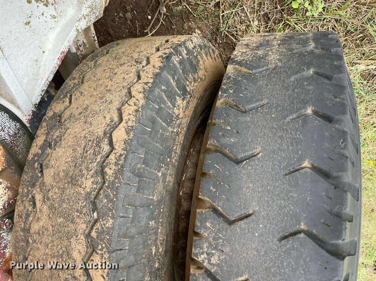 image for item NZ9004 1970 Diamond Reo ready mix truck