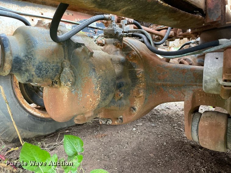 image for item NZ9004 1970 Diamond Reo ready mix truck