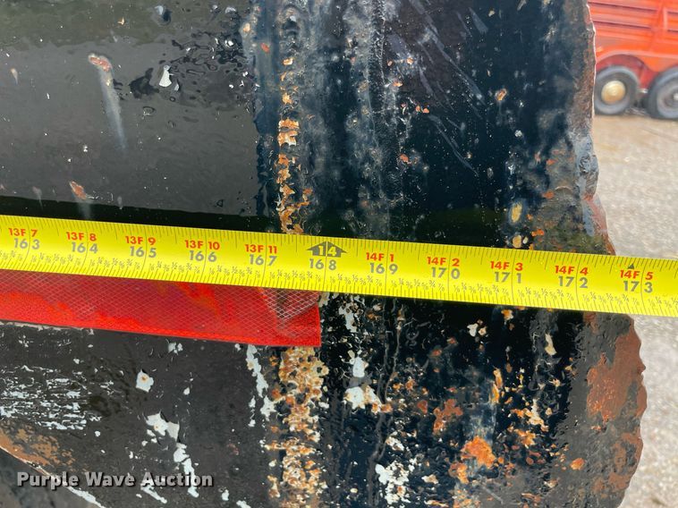 image for item NZ9007 1994 Peterbilt 378 dump truck