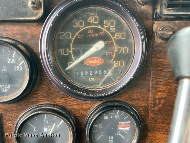 image for item NZ9007 1994 Peterbilt 378 dump truck