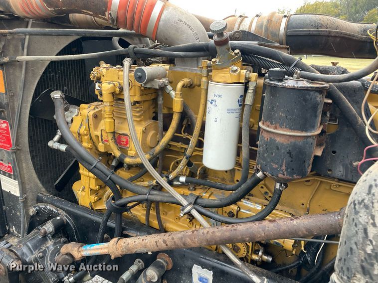 image for item NZ9007 1994 Peterbilt 378 dump truck