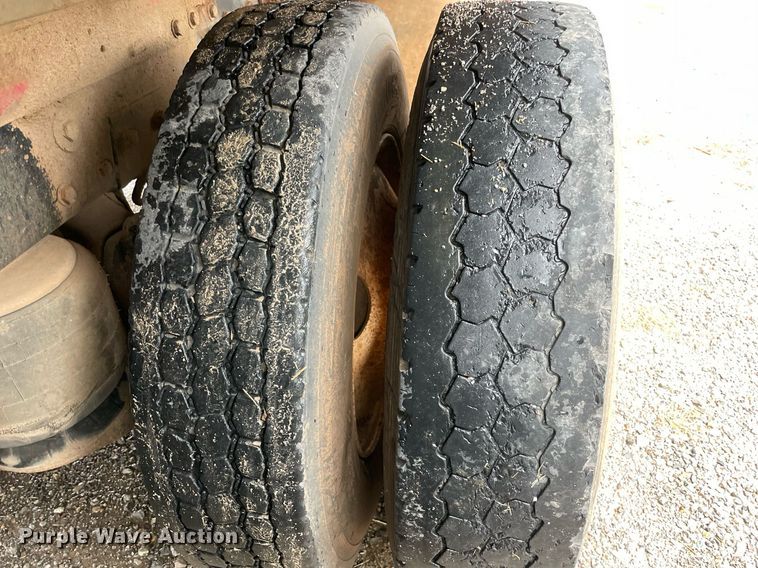 image for item NZ9007 1994 Peterbilt 378 dump truck