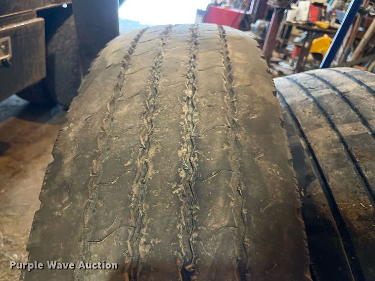 image for item NZ9007 1994 Peterbilt 378 dump truck