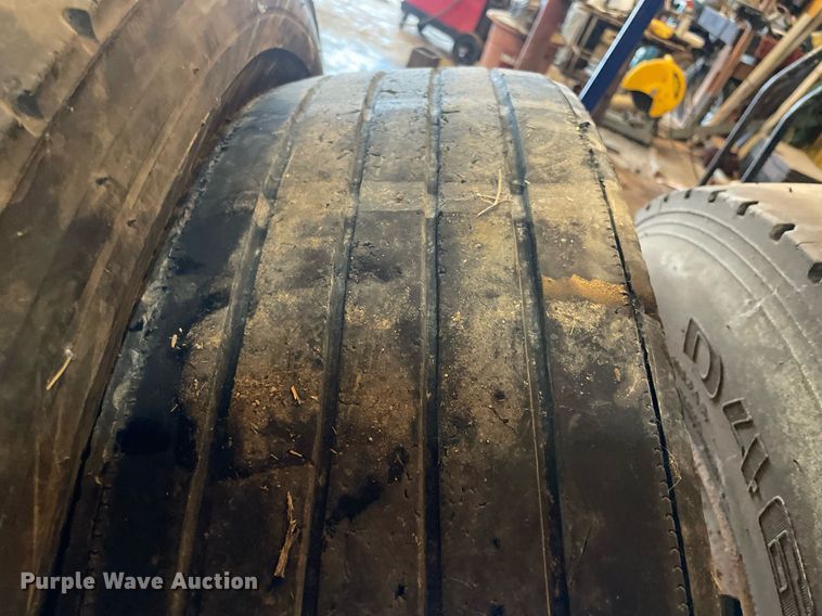 image for item NZ9007 1994 Peterbilt 378 dump truck