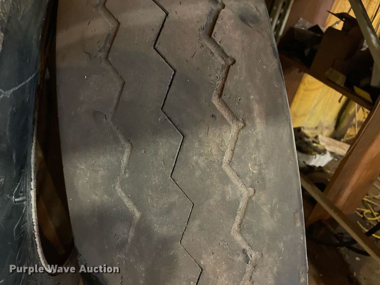 image for item NZ9007 1994 Peterbilt 378 dump truck