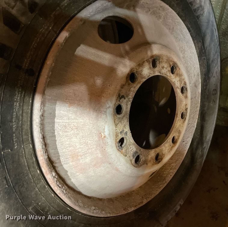 image for item NZ9007 1994 Peterbilt 378 dump truck