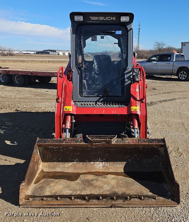 image for item NZ9152 2019 Takeuchi TL8 tracked skid steer loader