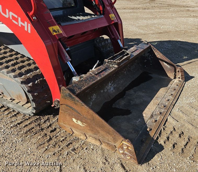 image for item NZ9152 2019 Takeuchi TL8 tracked skid steer loader