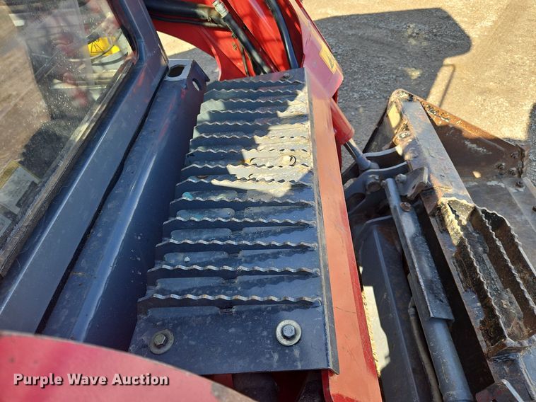 image for item NZ9152 2019 Takeuchi TL8 tracked skid steer loader