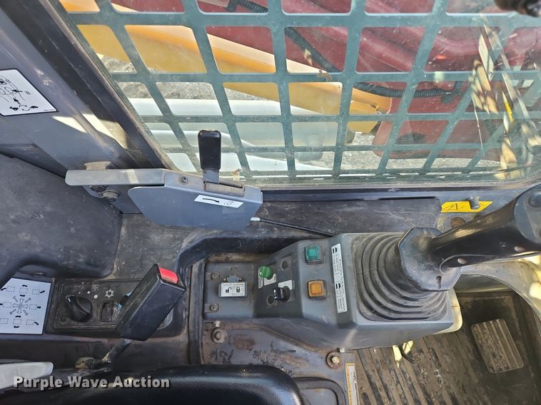 image for item NZ9152 2019 Takeuchi TL8 tracked skid steer loader