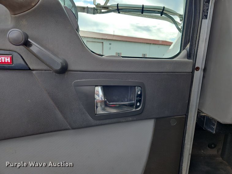 image for item NZ9153 2012 Kenworth  T270 dump truck