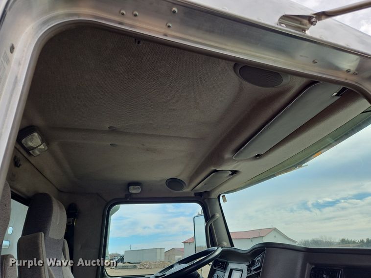 image for item NZ9153 2012 Kenworth  T270 dump truck