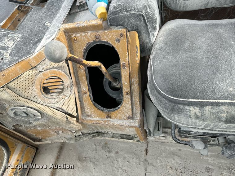 image for item OJ9431 1979 Fiat-Allis 31 dozer