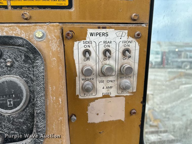 image for item OJ9431 1979 Fiat-Allis 31 dozer