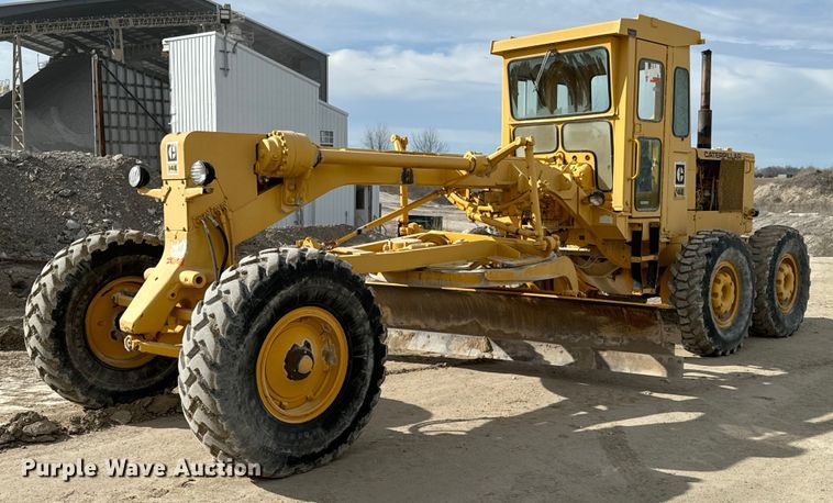 image for item OJ9432 1971 Caterpillar 14E rigid frame motor grader