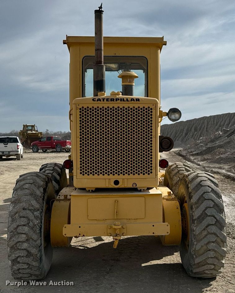 image for item OJ9432 1971 Caterpillar 14E rigid frame motor grader