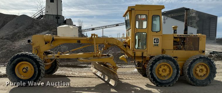 image for item OJ9432 1971 Caterpillar 14E rigid frame motor grader
