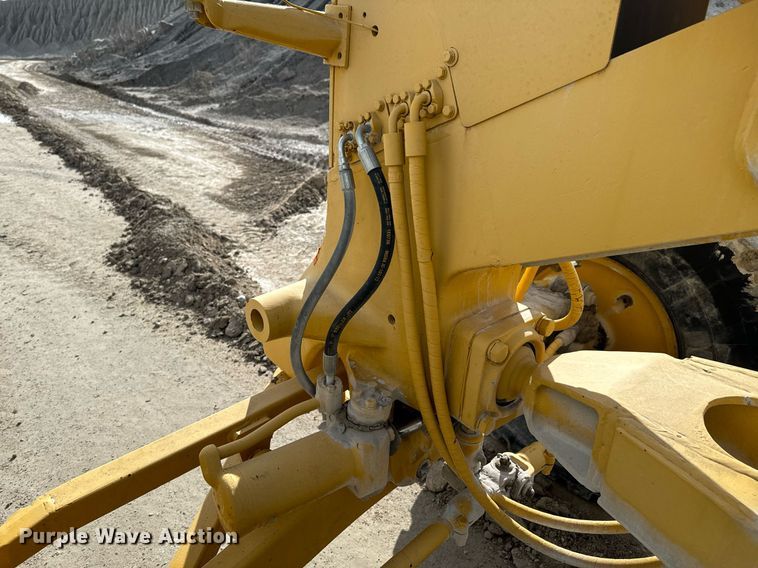 image for item OJ9432 1971 Caterpillar 14E rigid frame motor grader