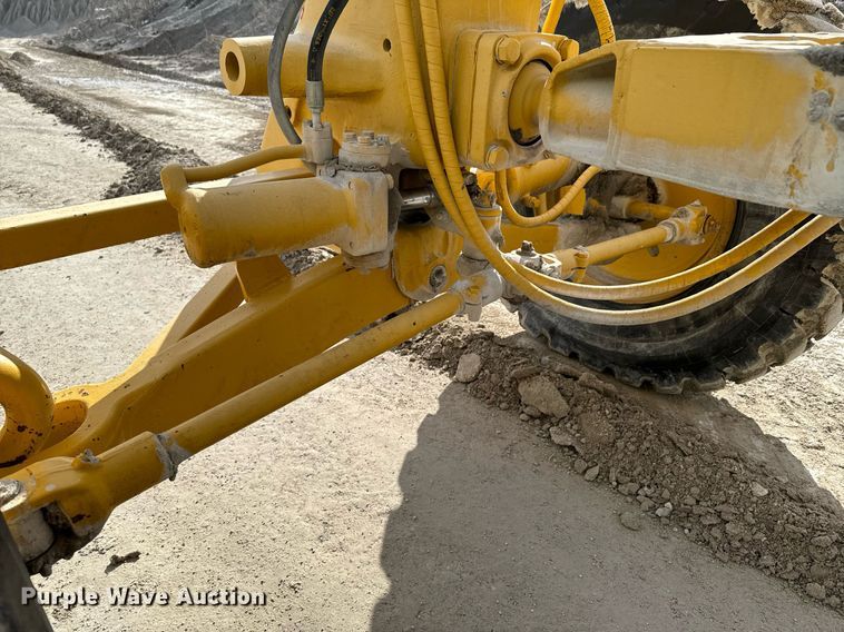 image for item OJ9432 1971 Caterpillar 14E rigid frame motor grader