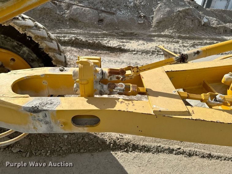 image for item OJ9432 1971 Caterpillar 14E rigid frame motor grader