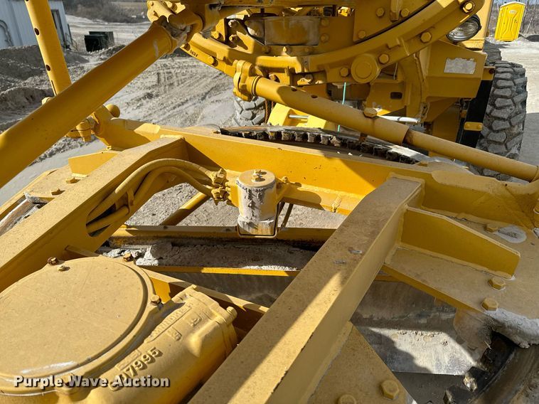 image for item OJ9432 1971 Caterpillar 14E rigid frame motor grader