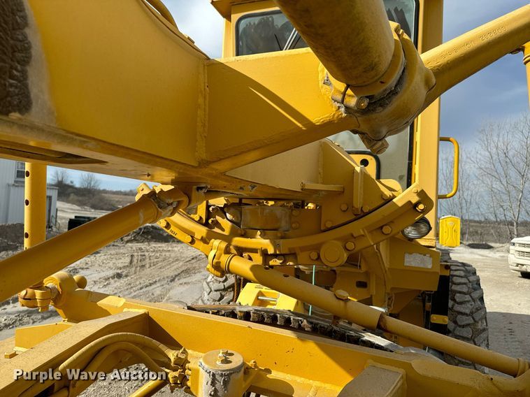 image for item OJ9432 1971 Caterpillar 14E rigid frame motor grader