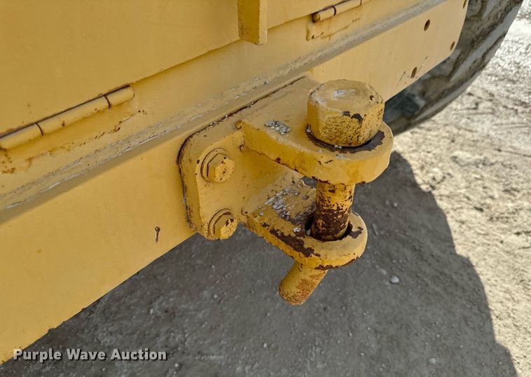 image for item OJ9432 1971 Caterpillar 14E rigid frame motor grader