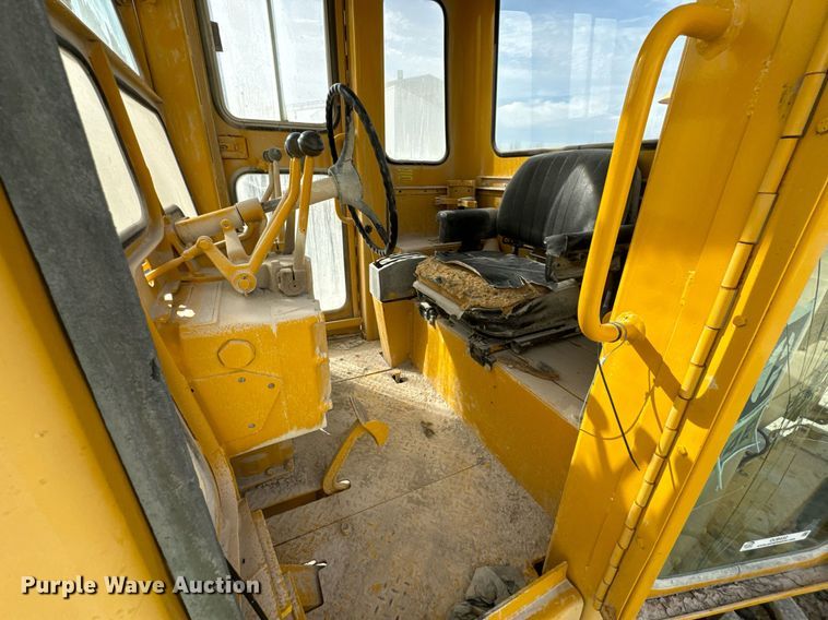 image for item OJ9432 1971 Caterpillar 14E rigid frame motor grader