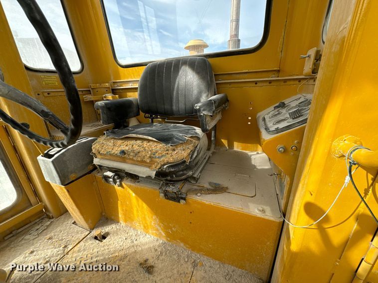image for item OJ9432 1971 Caterpillar 14E rigid frame motor grader