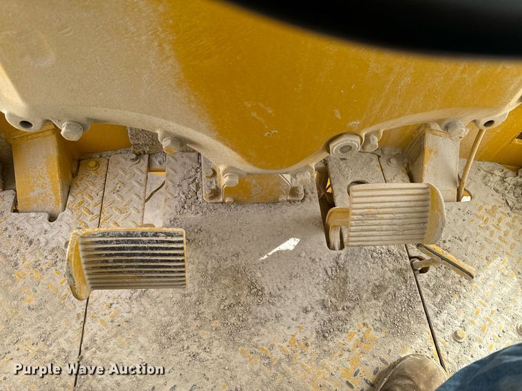 image for item OJ9432 1971 Caterpillar 14E rigid frame motor grader