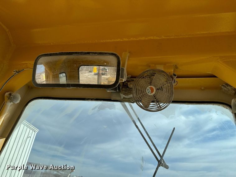 image for item OJ9432 1971 Caterpillar 14E rigid frame motor grader