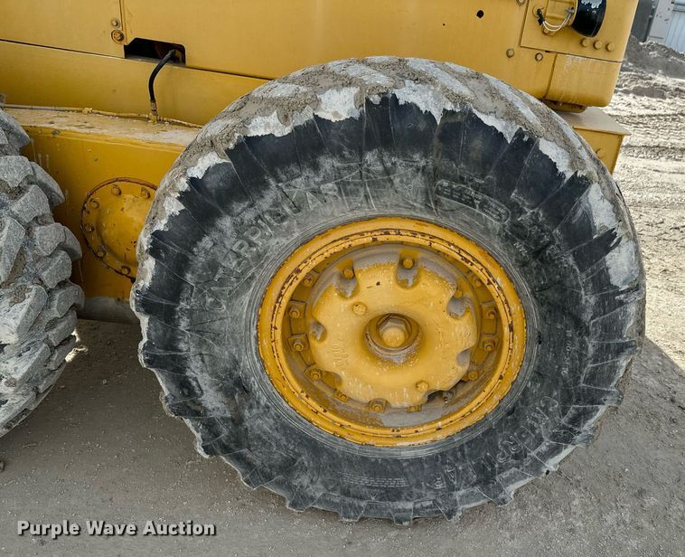 image for item OJ9432 1971 Caterpillar 14E rigid frame motor grader