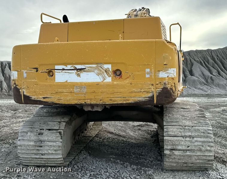 image for item OJ9435 2005 John Deere 450C LC excavator