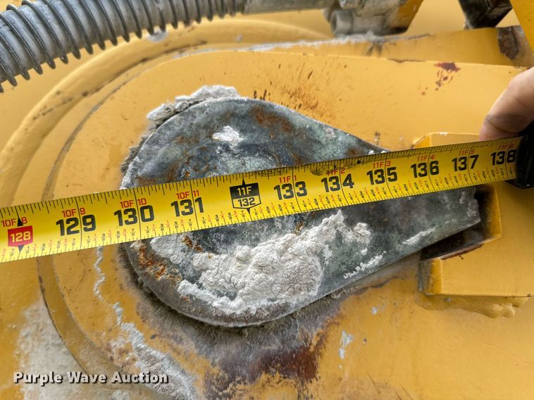 image for item OJ9435 2005 John Deere 450C LC excavator