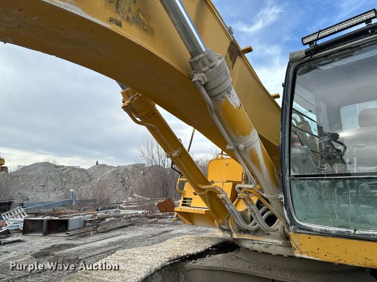 image for item OJ9435 2005 John Deere 450C LC excavator