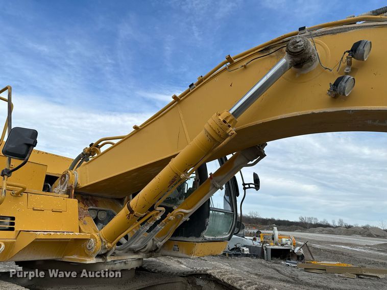 image for item OJ9435 2005 John Deere 450C LC excavator