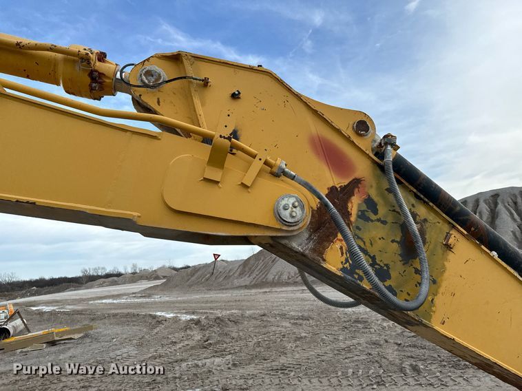 image for item OJ9435 2005 John Deere 450C LC excavator