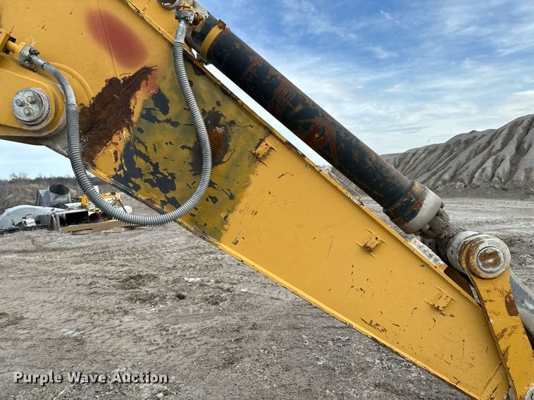 image for item OJ9435 2005 John Deere 450C LC excavator