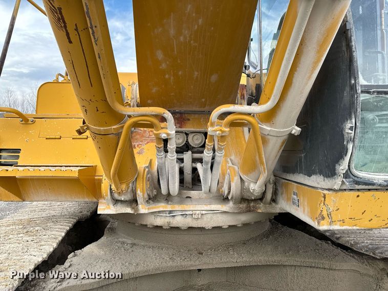 image for item OJ9435 2005 John Deere 450C LC excavator