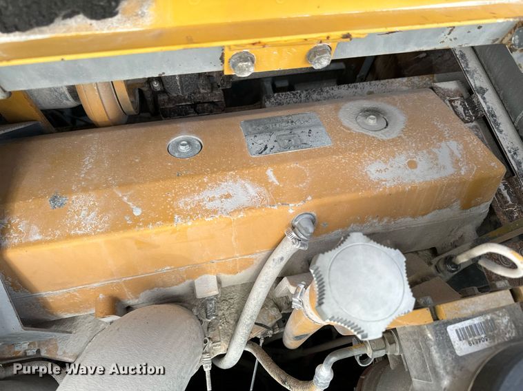 image for item OJ9435 2005 John Deere 450C LC excavator