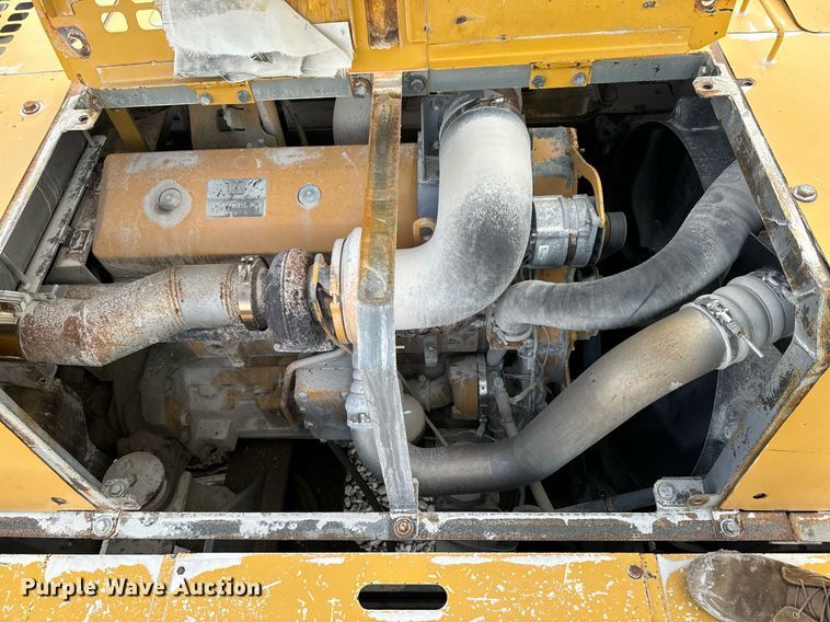 image for item OJ9435 2005 John Deere 450C LC excavator