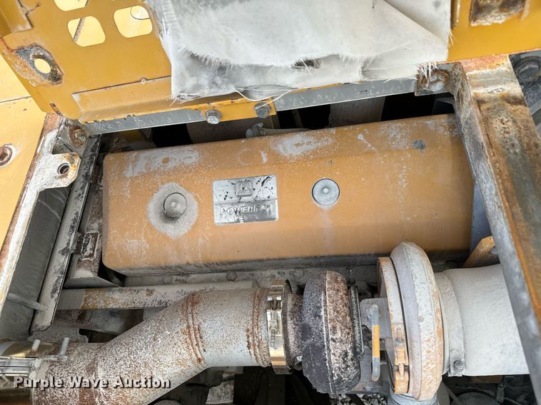 image for item OJ9435 2005 John Deere 450C LC excavator