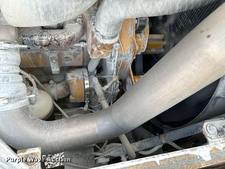 image for item OJ9435 2005 John Deere 450C LC excavator