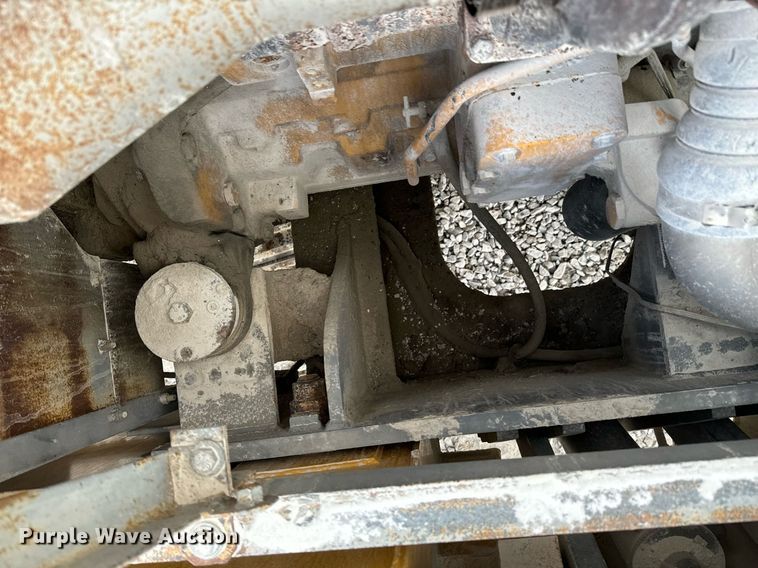 image for item OJ9435 2005 John Deere 450C LC excavator