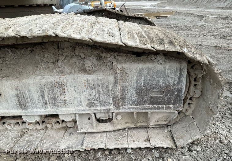 image for item OJ9435 2005 John Deere 450C LC excavator