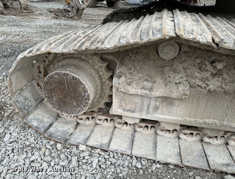 image for item OJ9435 2005 John Deere 450C LC excavator