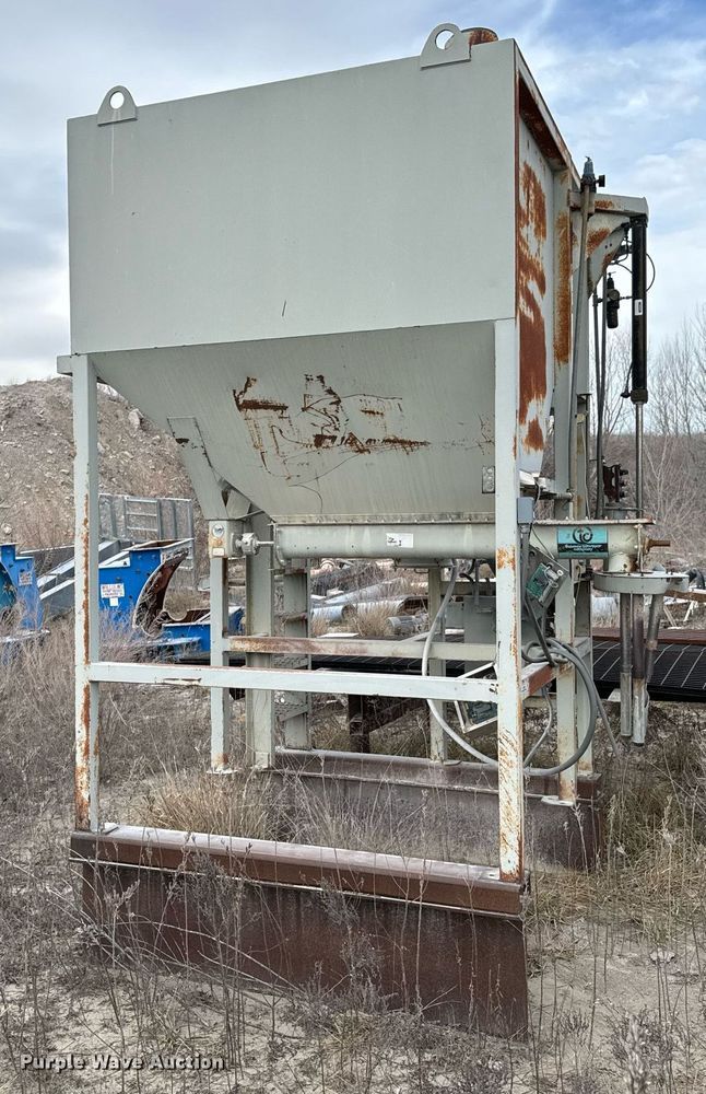 image for item OJ9443 Thomas Conveyor cement bagger