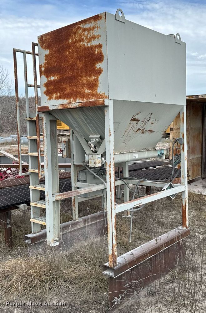 image for item OJ9443 Thomas Conveyor cement bagger