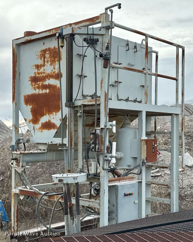 image for item OJ9443 Thomas Conveyor cement bagger